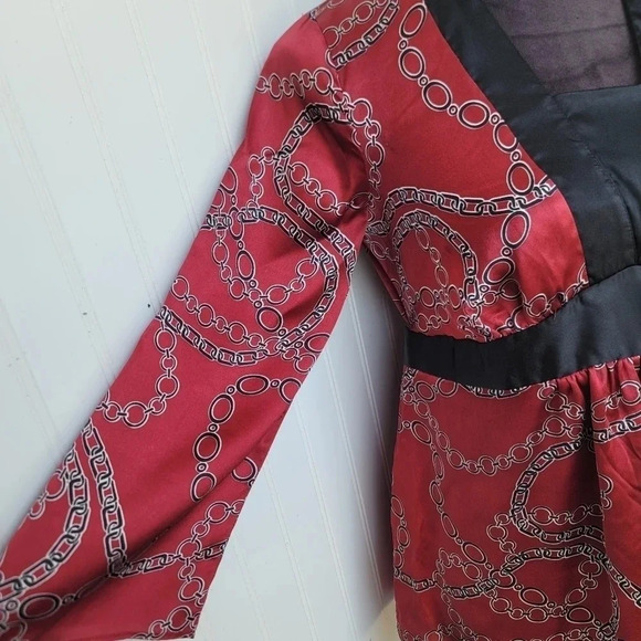 Two Hearts Maternity Red Black Satin Shiny V-Neck Tie Back Top Blouse Sz S - Picture 5 of 13